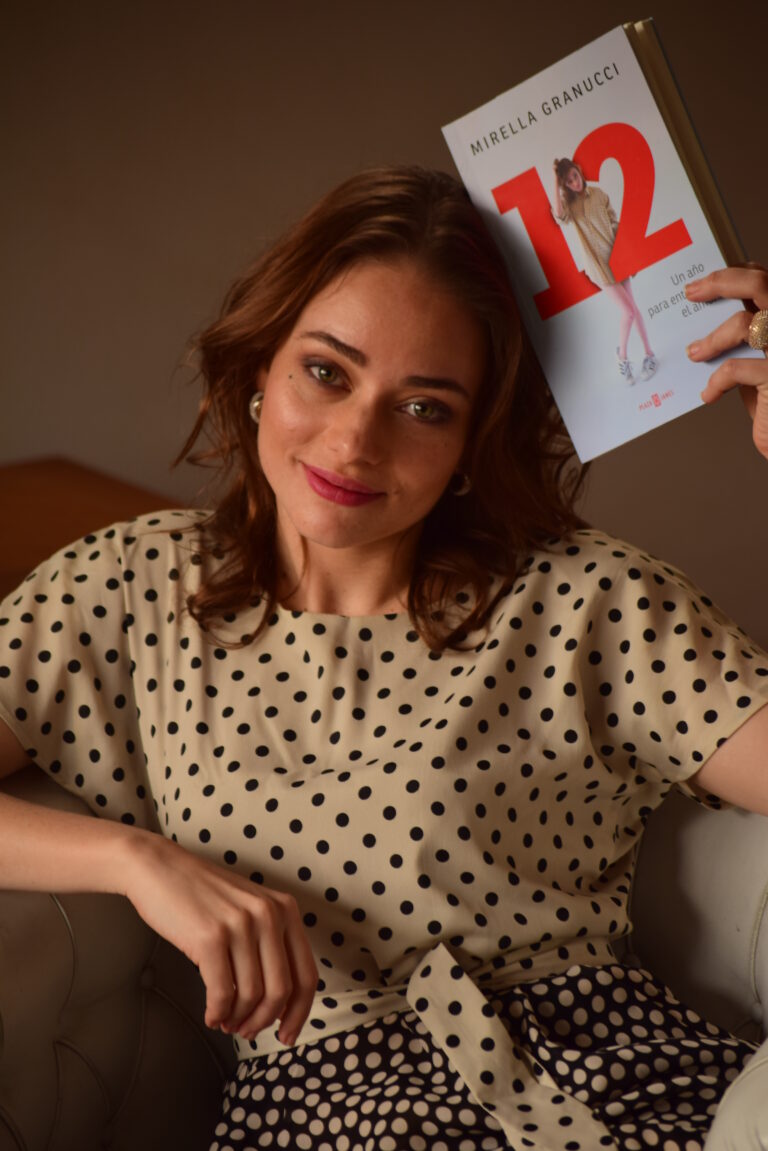 Libro a ciegas «12: Un Año Para Entender El Amor»