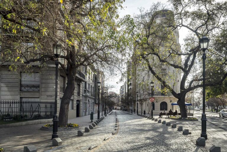 Barrio Esmeralda: El Triángulo Innovador Del Centro De Santiago