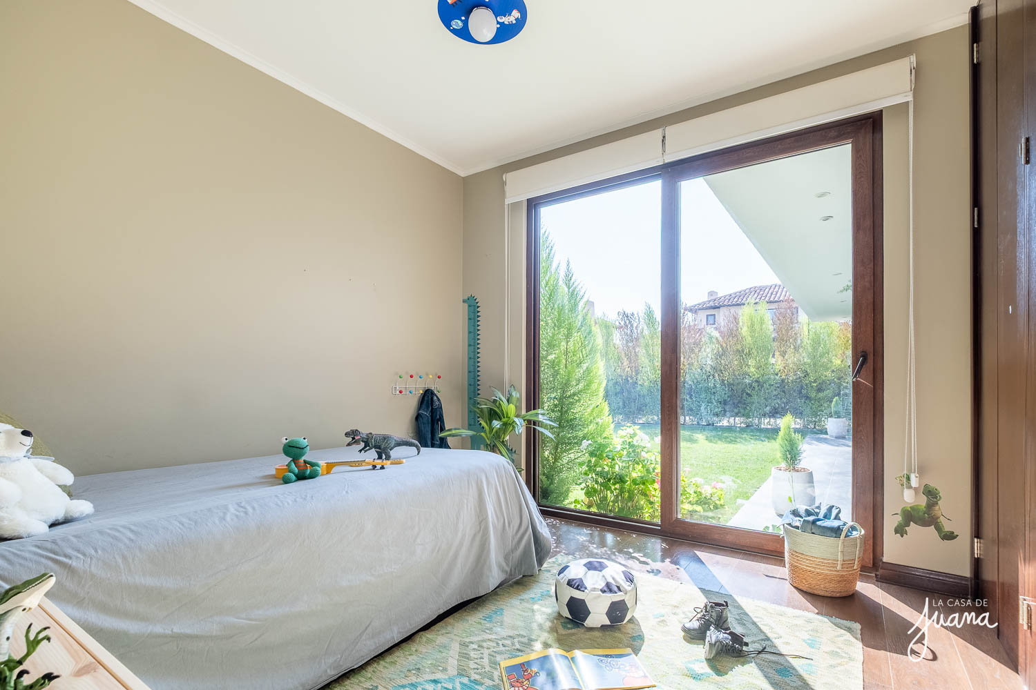 imagen CASA LOS ROBLES