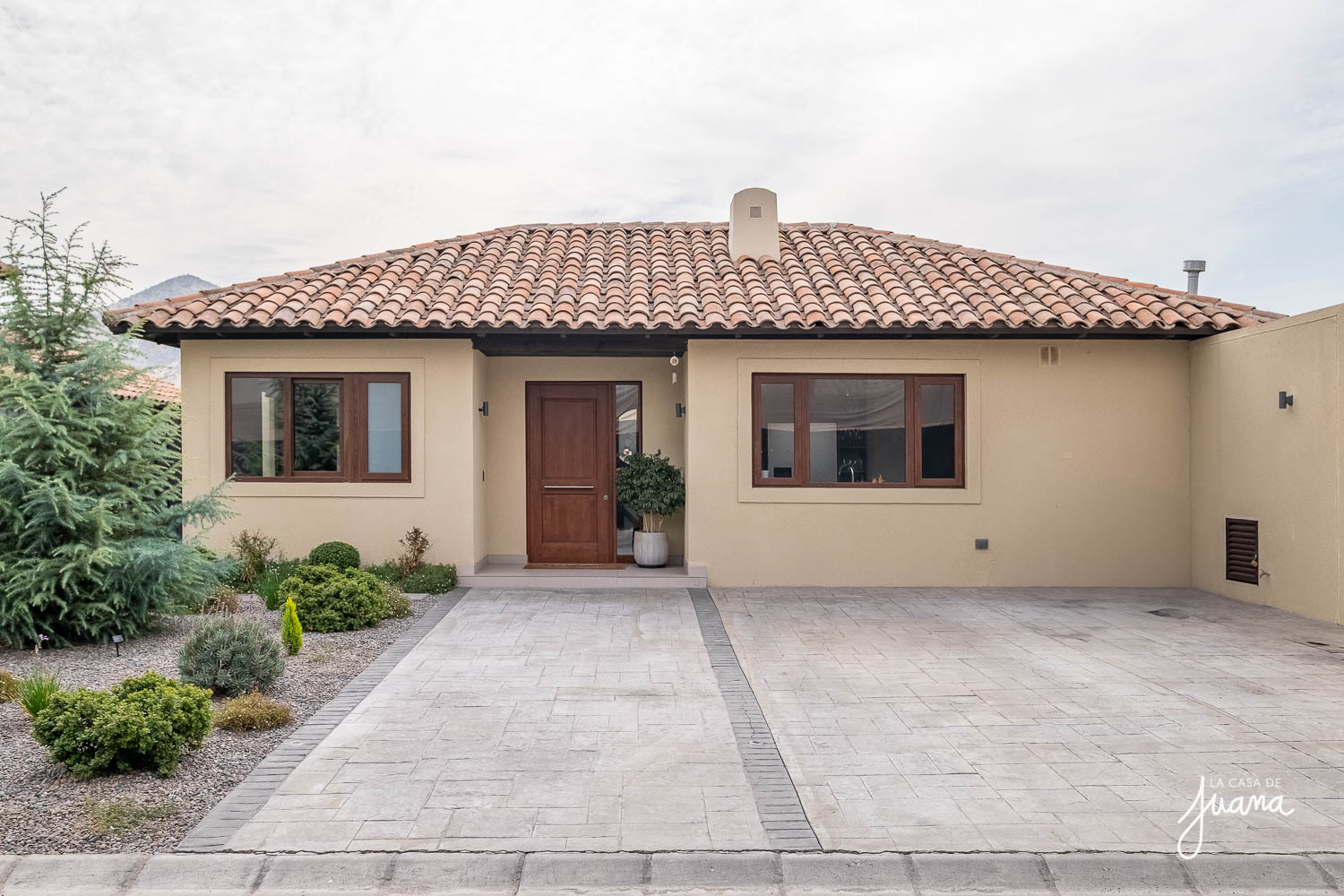 imagen CASA LOS ROBLES
