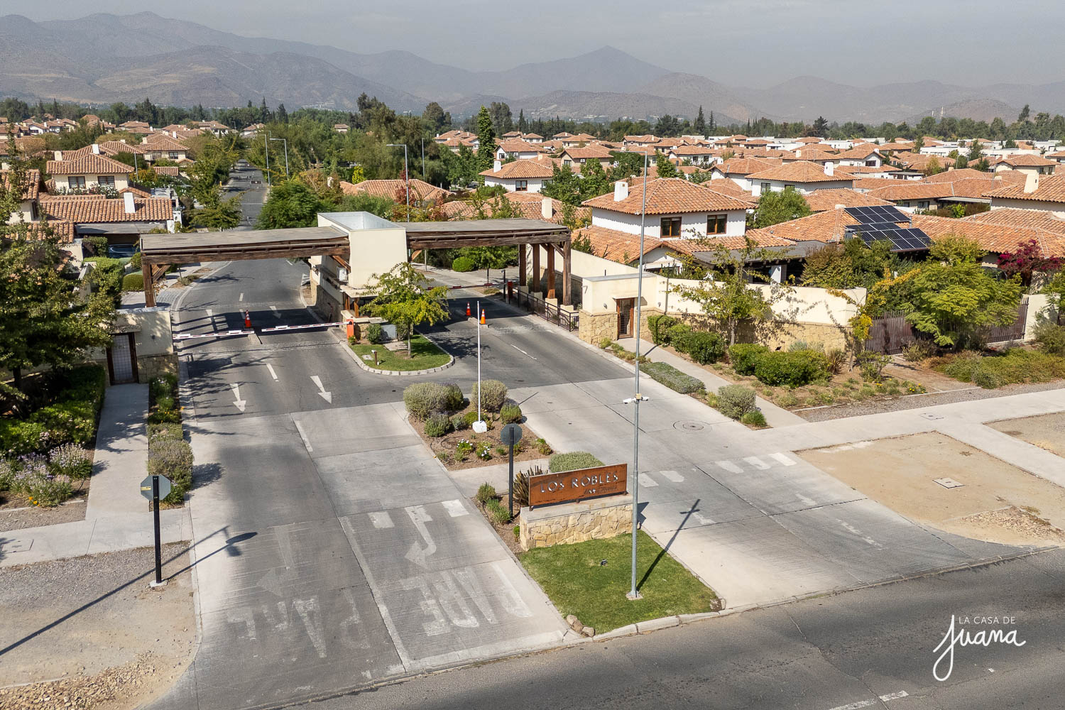 imagen CASA LOS ROBLES