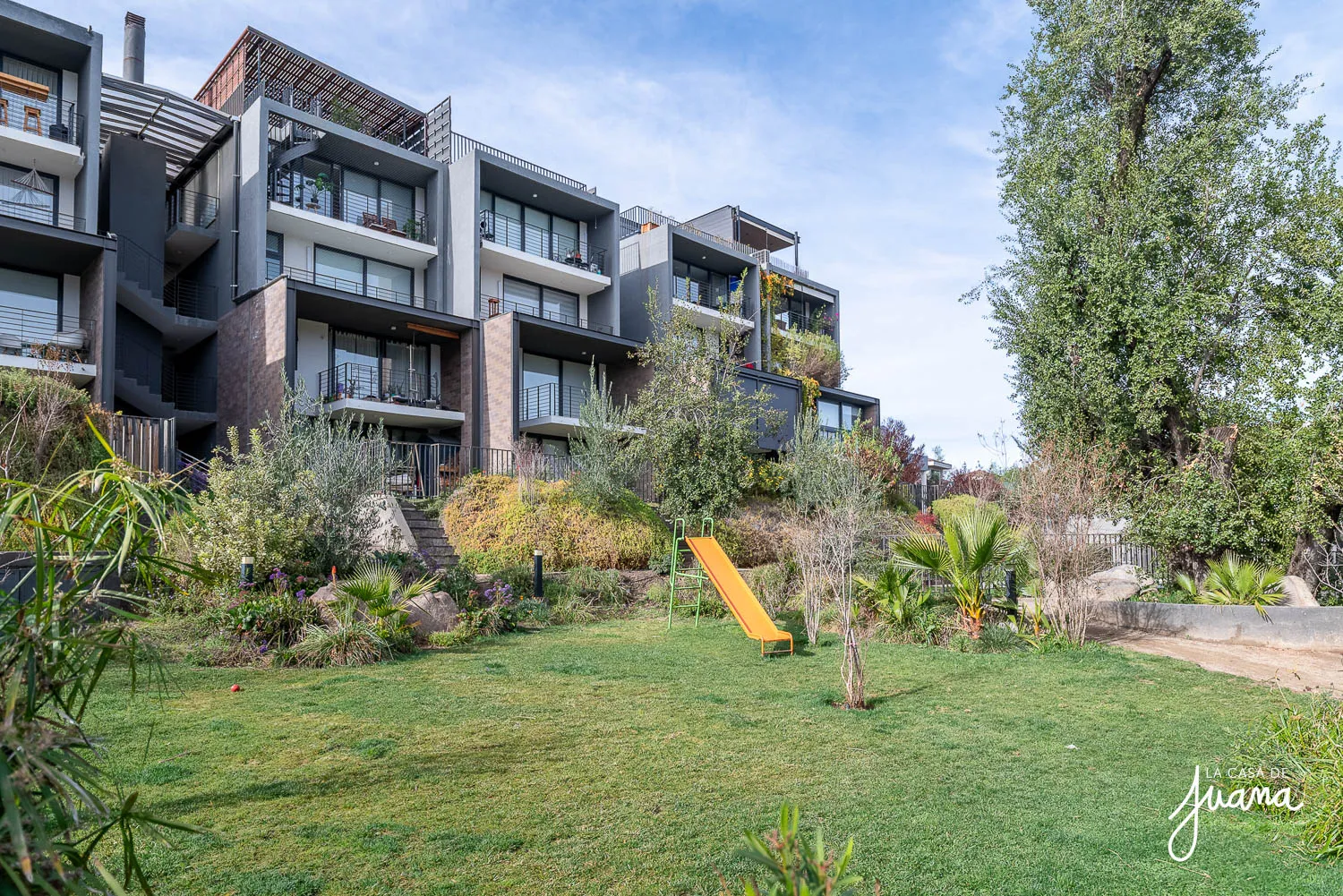 Townhouse_Álvaro_Casanova_image_0