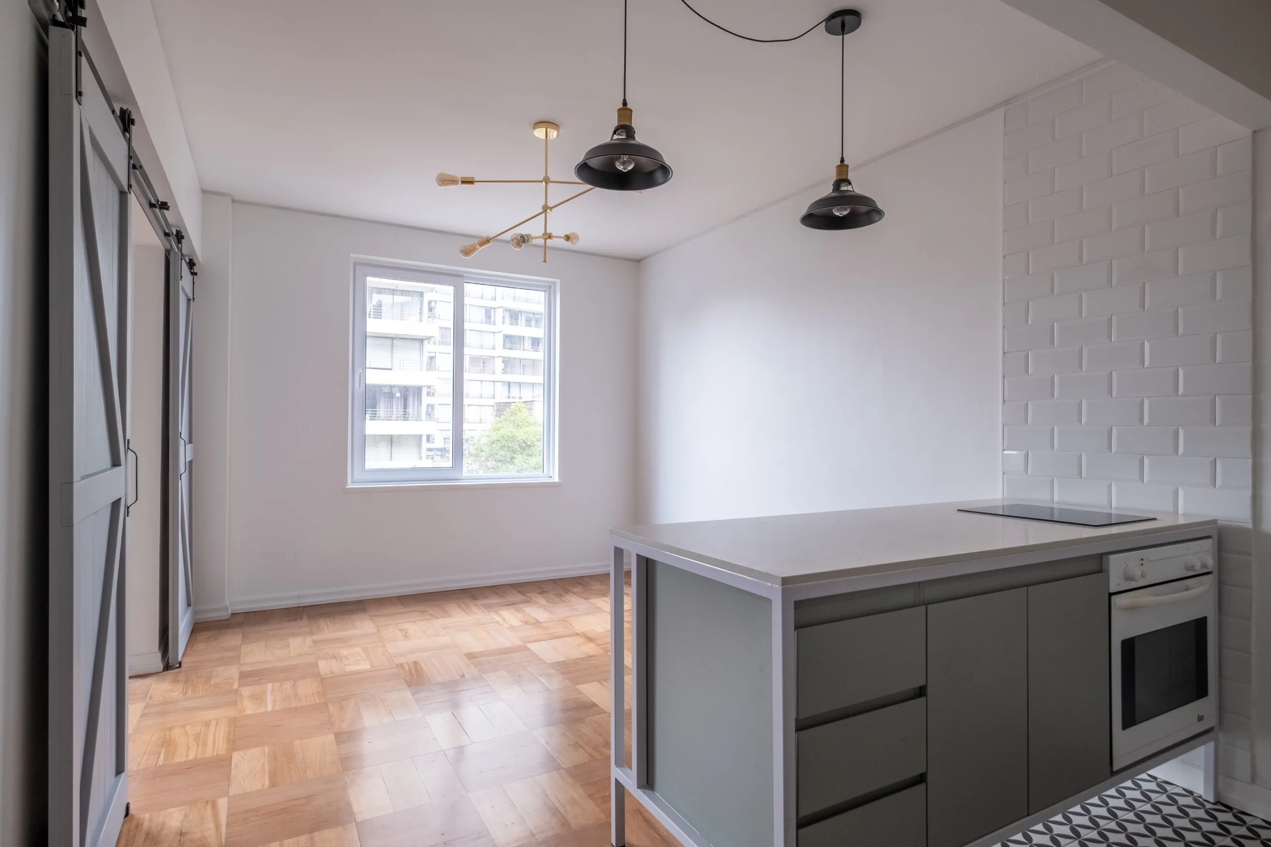 Piso Almirante Pastene