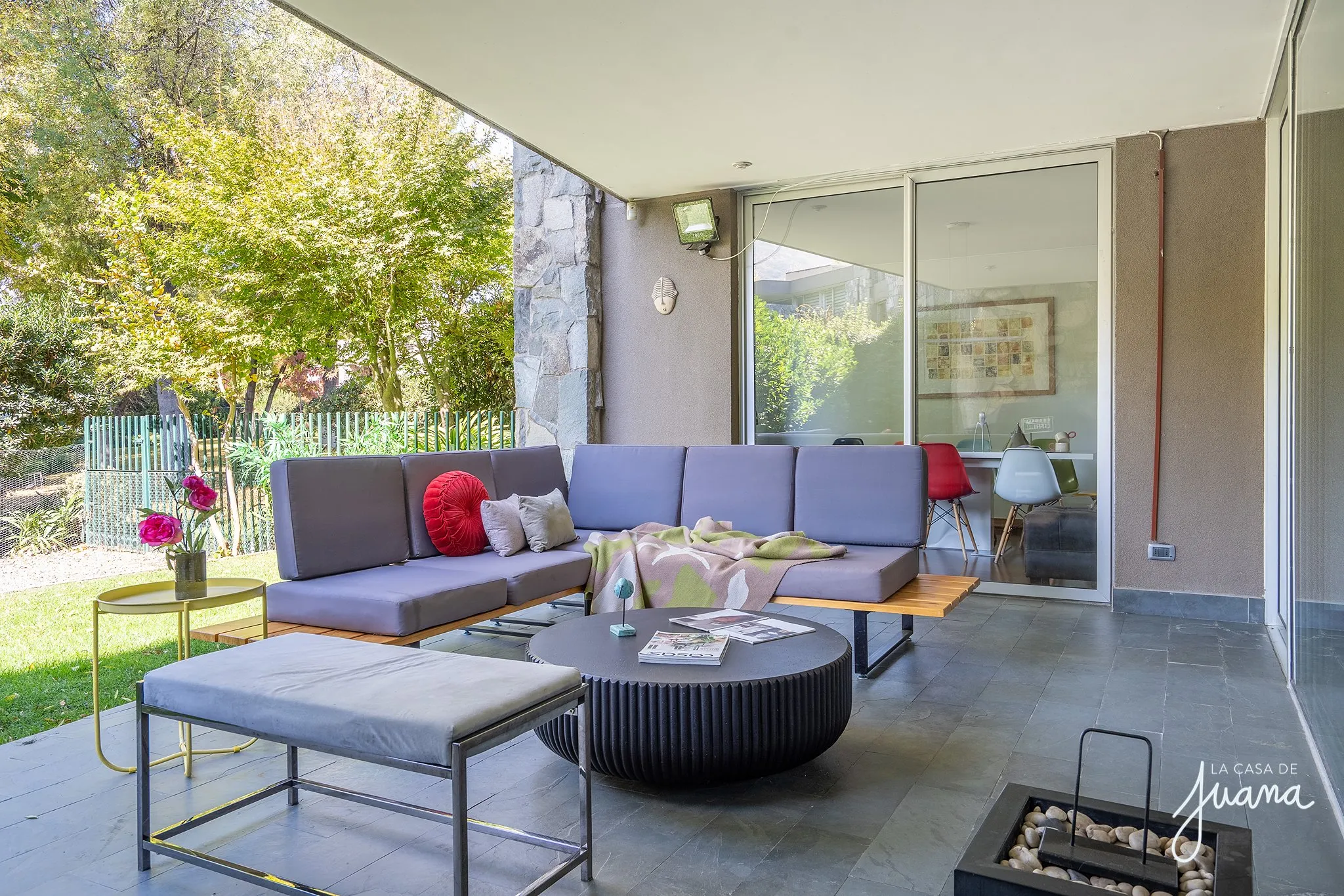 Patio_Camino_El_Huinganal_image_1
