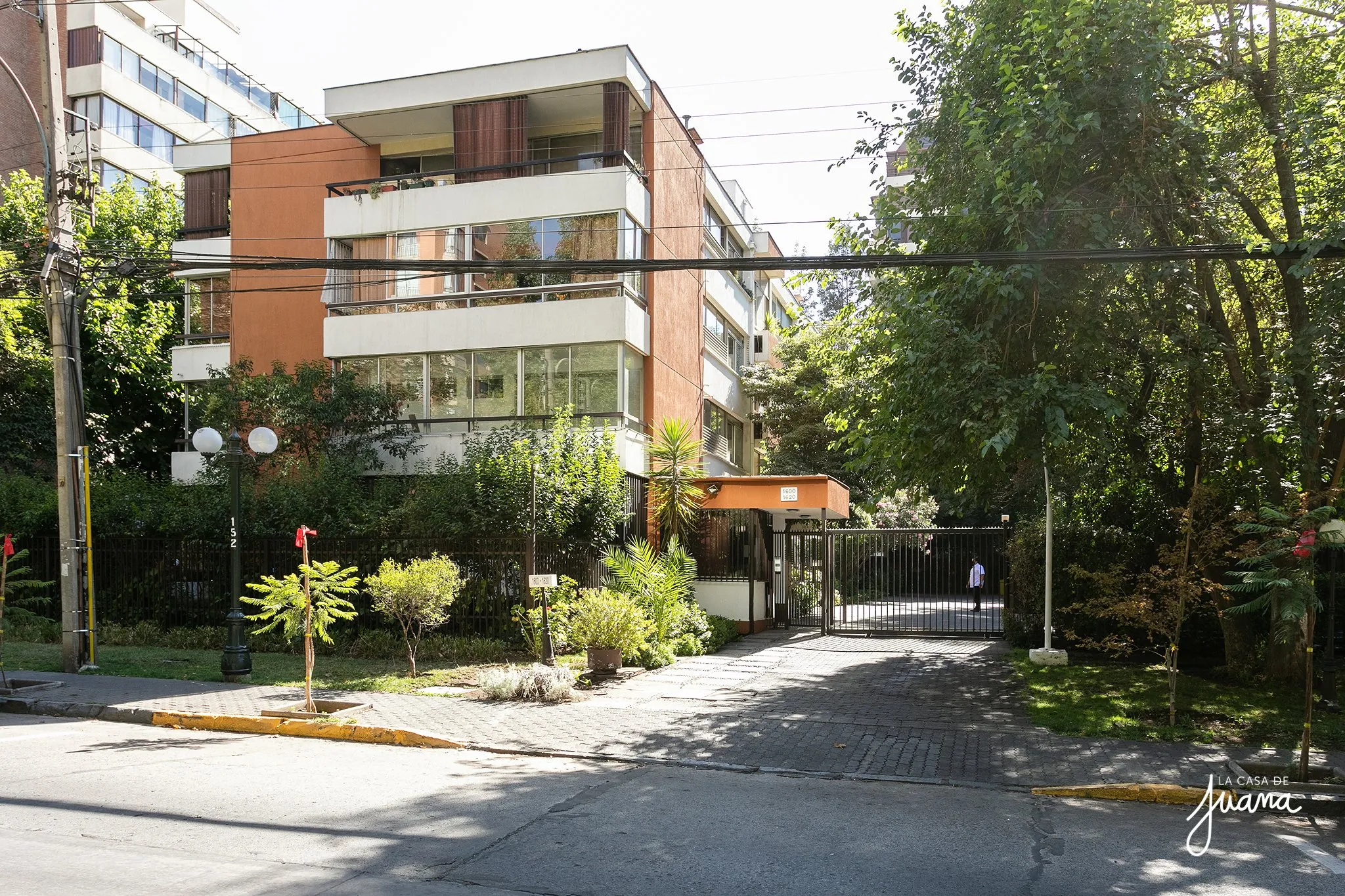 Patio_Luis_Thayer_Ojeda_image_27